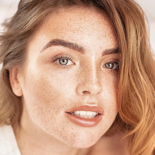 La storia delle sopracciglia: linee di tempo e di bellezza