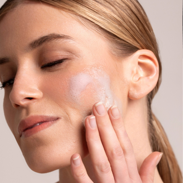 Illuminating oxygen face mask